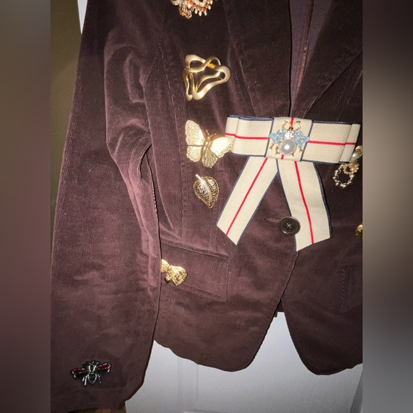 Brooch jacket - Picture 2 of 4